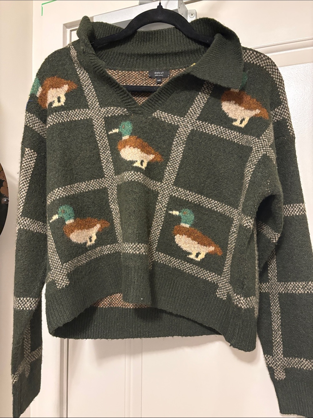 debut Olive Green Duck Intarsia V-Neck Sweater s/m